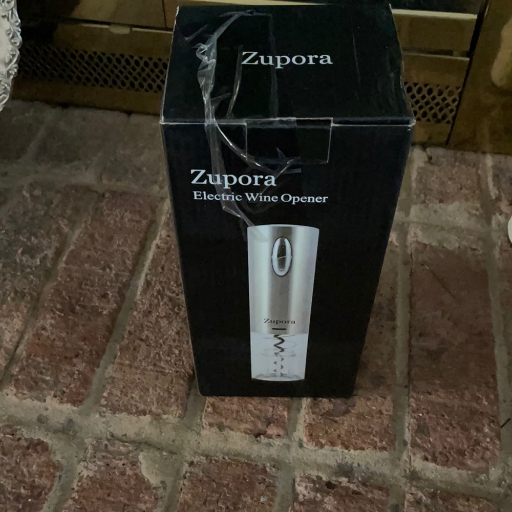 Electric wine opener